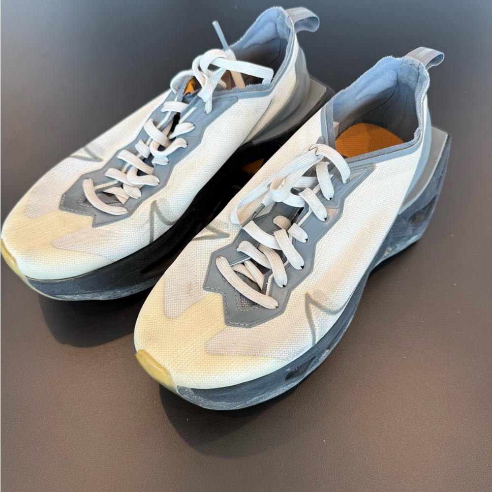 Nike White and Gray Athletic Shoes women  worn size us6.5
